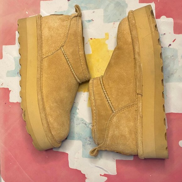 BearPaw Retro Super Shorty Platform Boot - Picture 2 of 5